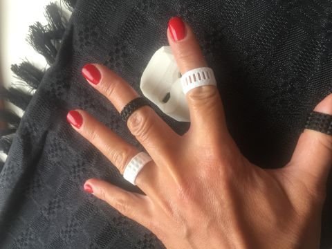 Siyah Beyaz 6 Çeşit Tasarım Çoklu Yüzük