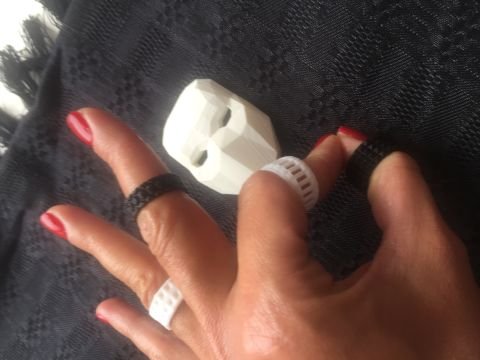 Siyah Beyaz 6 Çeşit Tasarım Çoklu Yüzük