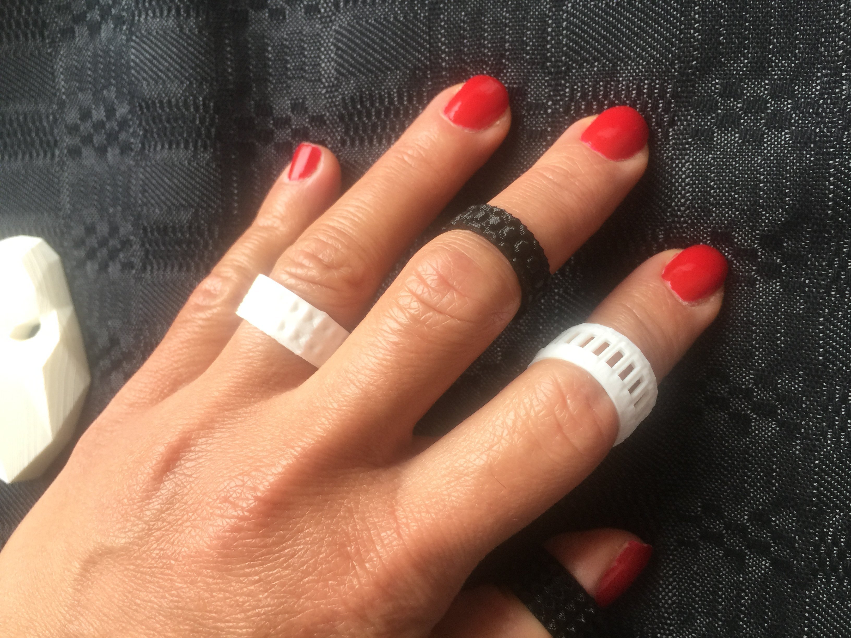 Siyah Beyaz 6 Çeşit Tasarım Çoklu Yüzük