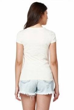 Frauen-T-Shirt mit weitem Kragendesign