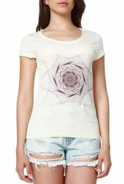 Frauen-T-Shirt mit weitem Kragendesign