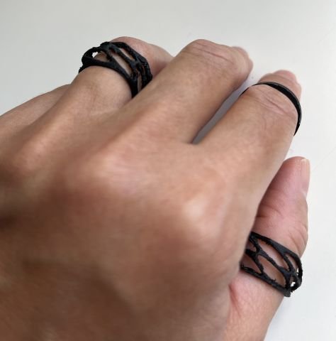 Siyah Tasarım Geometrik Yüzük