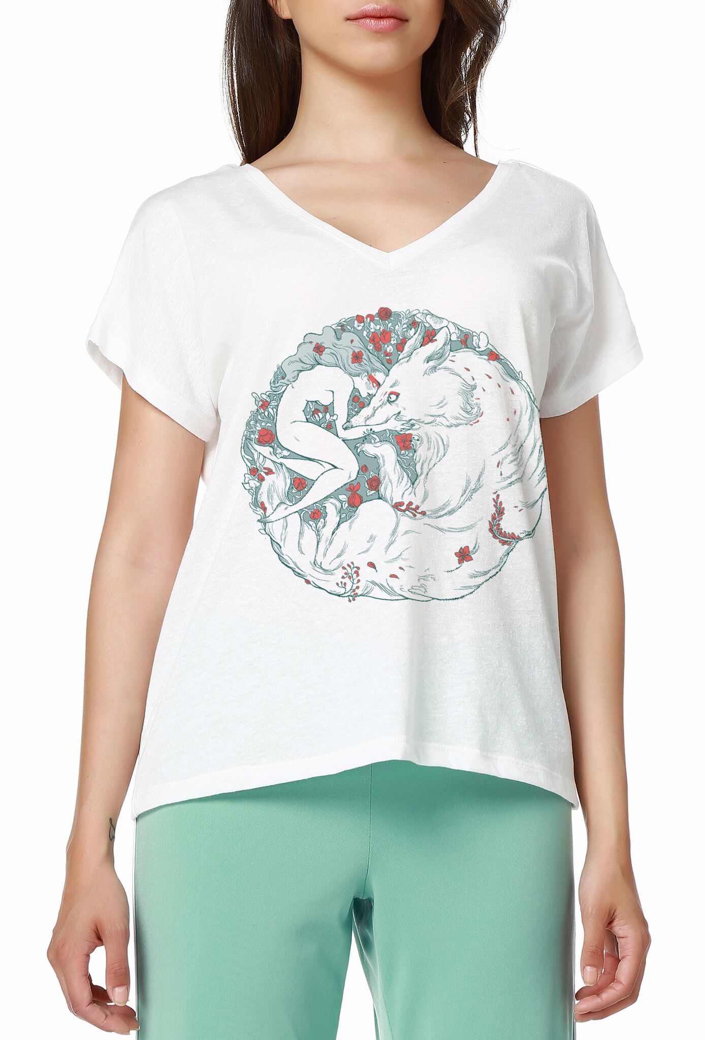 V Yaka Kadın Tasarım Tişört