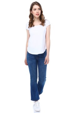 Weißes T-Shirt mit weitem Rundhalsausschnitt